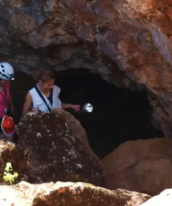 Cueva Montesinos